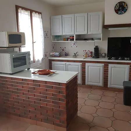 Maison Dans Un Village Calme Dom wakacyjny Carla-de-Roquefort