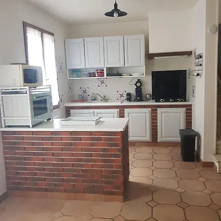 Dom wakacyjny Maison Dans Un Village Calme