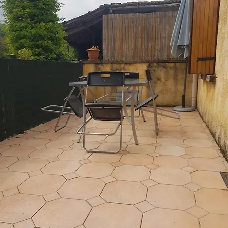 Maison Dans Un Village Calme Dom wakacyjny