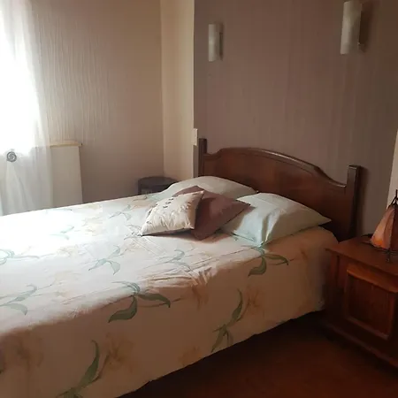 Maison Dans Un Village Calme Tatil Evi